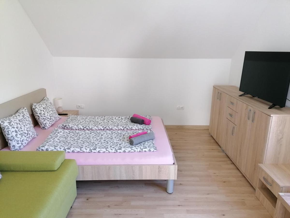 Apartment Marjetka Жировница Экстерьер фото